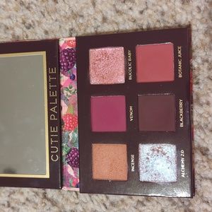 Nabla Wild Berry Palette